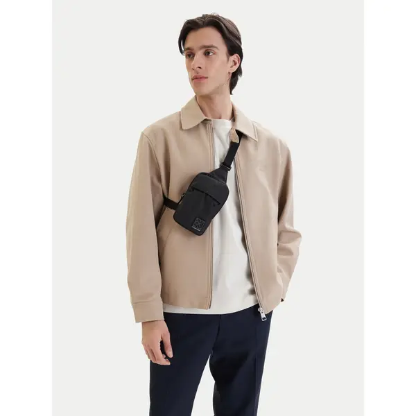 Calvin Klein Crossover torbica Calvin Klein Utility Emblem Phone Crossbody LV04D1192G Crna