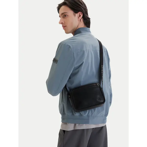 Calvin Klein Crossover torbica Calvin Klein Webbing Strap Camera Bag LV04D3129G Crna