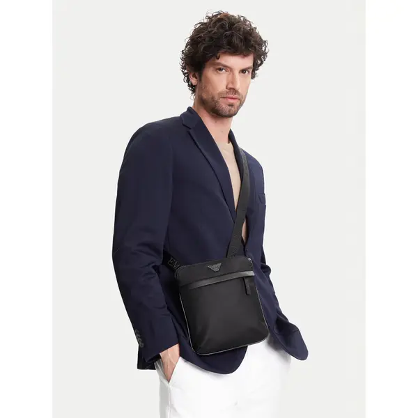 Emporio Armani Crossover torbica Emporio Armani EM001807 AF13454 UC001 Crna