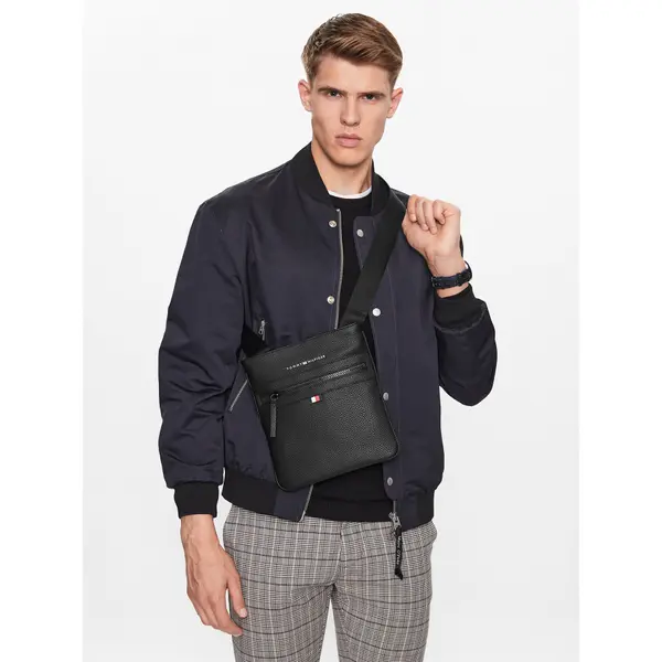 Tommy Hilfiger Crossover torbica Tommy Hilfiger Essential Pu Crossover AM0AM09506 Crna