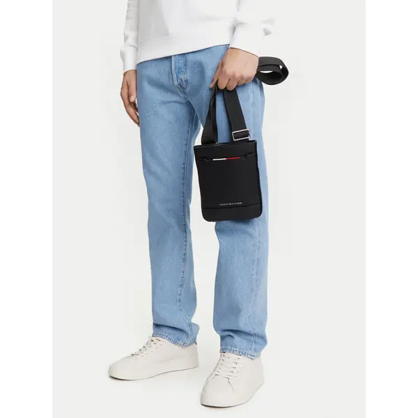 Tommy Hilfiger Crossover torbica Tommy Hilfiger Th Central Mini Crossover AM0AM13487 Crna