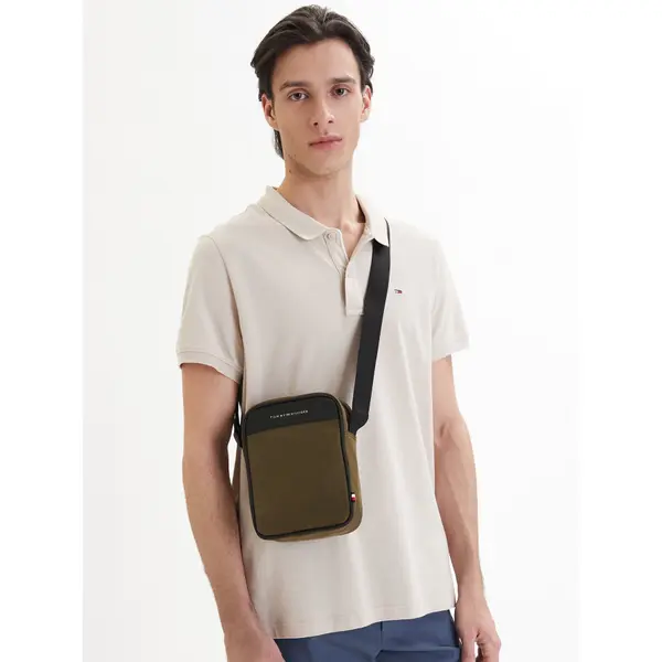 Tommy Hilfiger Crossover torbica Tommy Hilfiger Th Repreve Mini Reporter AM0AM14150 Zelena