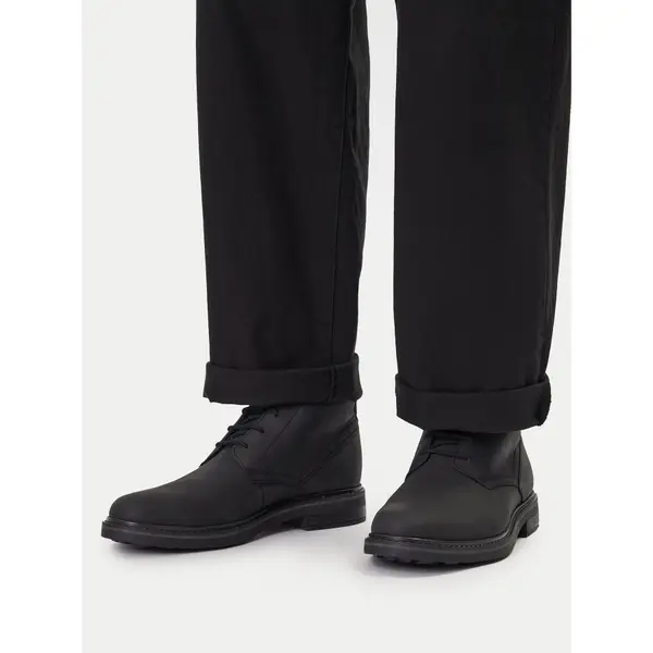 Clarks Gležnjače Clarks Newford Mid 26183381 Crna