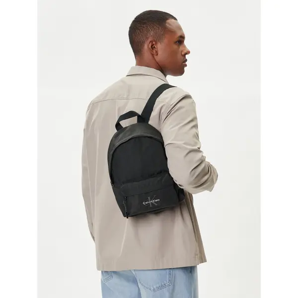 Calvin Klein Ruksak Calvin Klein Bold Small Round Backpack LV04D3257G Crna