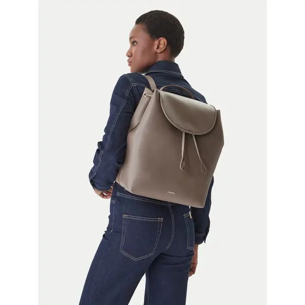 Calvin Klein Ruksak Calvin Klein Foil Logo Large Flap Backpack LV04F3505G Smeđa