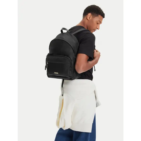 Calvin Klein Ruksak Calvin Klein Sleek Round Backpack LV04D3143G Crna