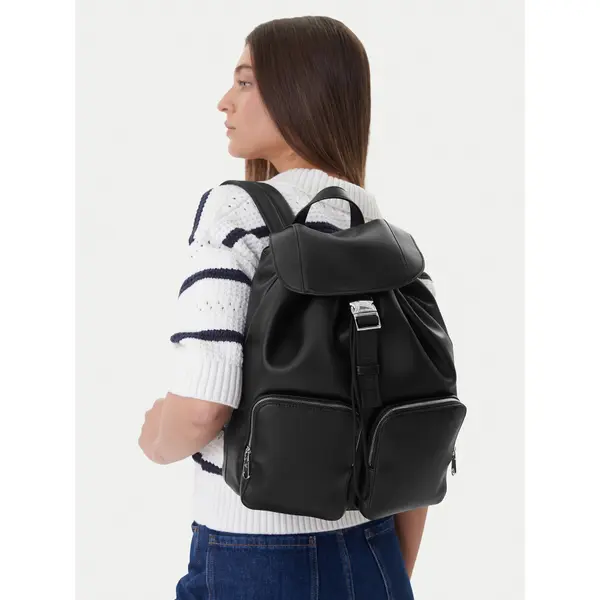Calvin Klein Ruksak Calvin Klein Webbing Strap Flap LV04F3590G Crna