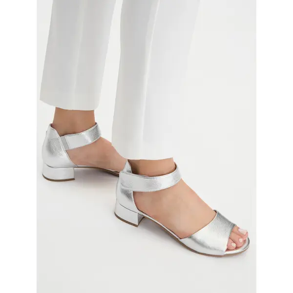 Caprice Sandale Caprice 9-28212-42 Srebrna