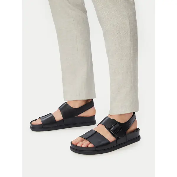 Clarks Sandale Clarks Torford Strap 26180896 Crna