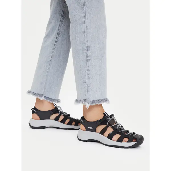 Keen Sandale Keen Astoria West 1023594 Crna