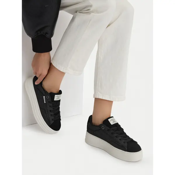 Guess Jeans Tenisice Guess Jeans WBEO-GSJ0917 Crna