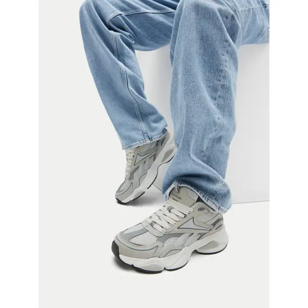 Reebok Tenisice Reebok CHARGE AR30246MSSZ Siva