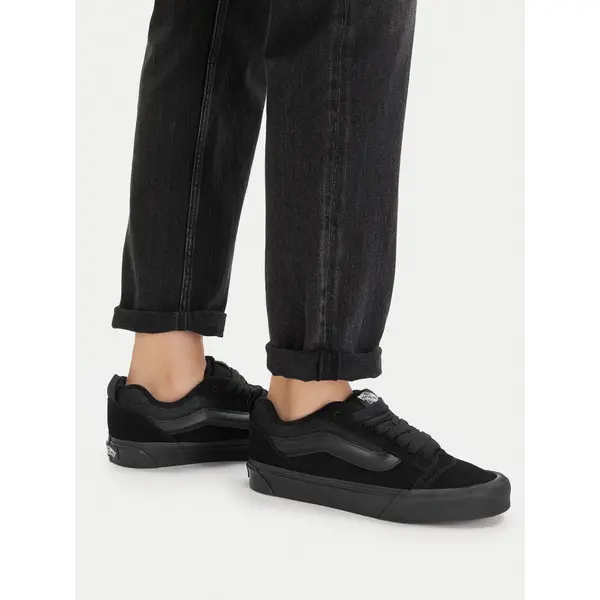 Vans Tenisice Vans Knu Skool VN0009QCBKA1 Crna