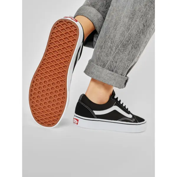 Vans Tenisice Vans Old Skool VN000D3HY28 Crna