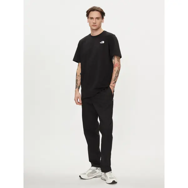 The North Face The North Face T-shirt Redbox NF0A87NP Crna Regular Fit