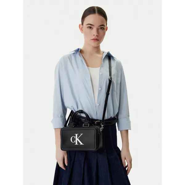 Calvin Klein Torbica Calvin Klein Bold Ck Bauletto Crossbody LV04F3411G Crna