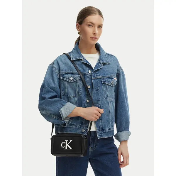 Calvin Klein Torbica Calvin Klein Bold Ck Camera Bag LV04F3220G Crna