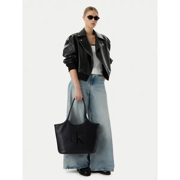 Calvin Klein Torbica Calvin Klein Bold Ck LV04F3562G Crna