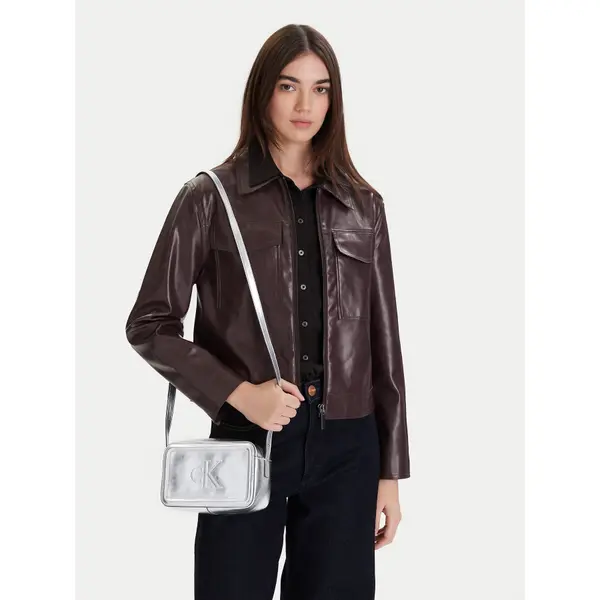 Calvin Klein Torbica Calvin Klein Bold Ck Metallic Camera Bag LV04F3331G Srebrna