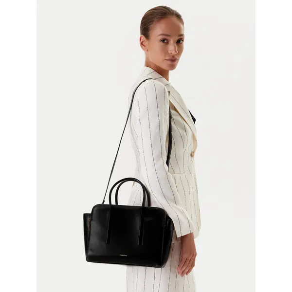 Calvin Klein Torbica Calvin Klein Carryall Mini Leather Tote Bag LV04F3034G Crna