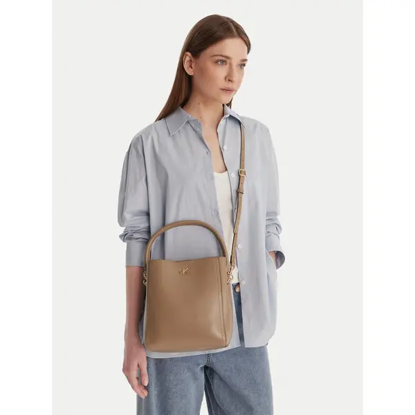 Calvin Klein Torbica Calvin Klein Ck Bucket With Strap LV04F3174G Bež
