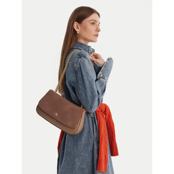 Calvin Klein Torbica Calvin Klein Ck Conv Chain Brushed Medium Bag LV04F3407G Bež
