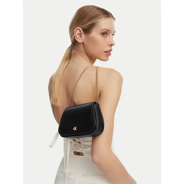 Calvin Klein Torbica Calvin Klein Ck Curved Wallet On Chain LV04F1153G Crna