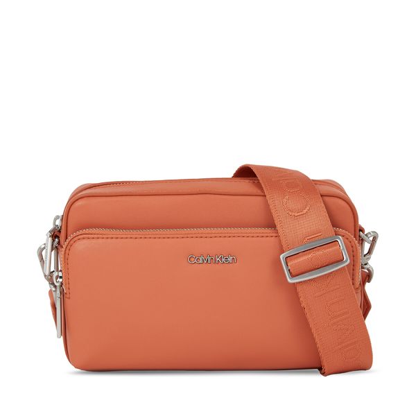 Calvin Klein Torbica Calvin Klein Ck Must Camera Bag W/Pckt Lg K60K608410 Autumn Leaf GAP