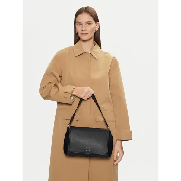 Calvin Klein Torbica Calvin Klein Ck Must Top Handle Bag_Caviar K60K613085 Crna