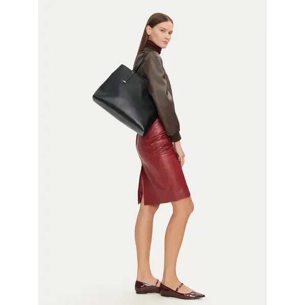 Calvin Klein Torbica Calvin Klein Ck Plaque Medium Shopper K60K612782 Crna
