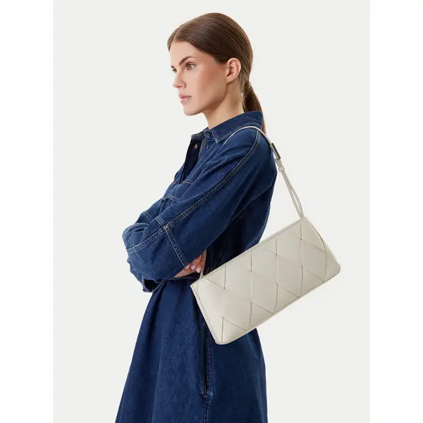 Calvin Klein Torbica Calvin Klein Ck Woven Elongated Shoulder Bag K60K612992 Bijela