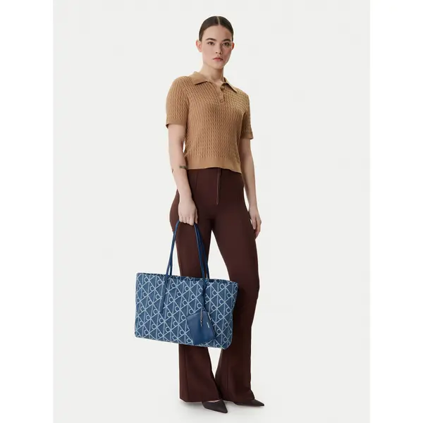 Calvin Klein Torbica Calvin Klein Emblem Aop Denim Tote W/ Pouch LV04F3428G Plava