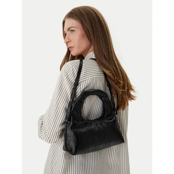 Calvin Klein Torbica Calvin Klein Emblem Aop Puffer Bag With Strap LV04F3200G Crna