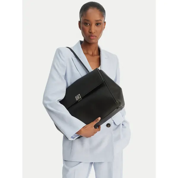 Calvin Klein Torbica Calvin Klein Emblem Hw Pebble Satchel LV04F3494G Crna