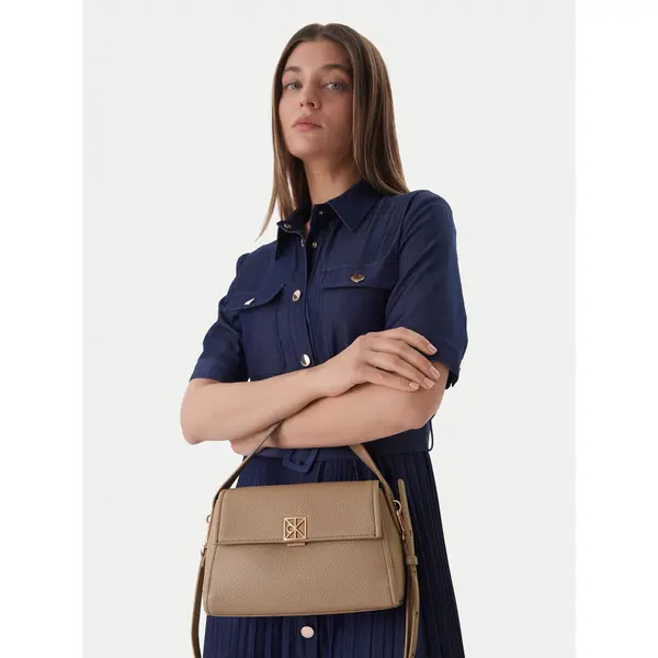 Calvin Klein Torbica Calvin Klein Emblem Hw Pebble Shoulder Bag 25 LV04F3425G Bež