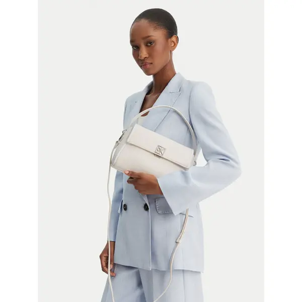 Calvin Klein Torbica Calvin Klein Emblem Hw Pebble Shoulder Bag 25 LV04F3425G Bijela
