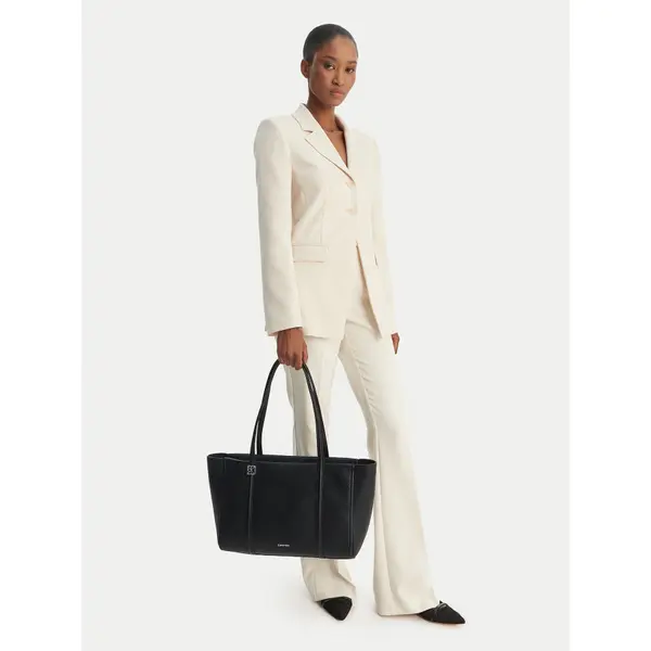 Calvin Klein Torbica Calvin Klein Emblem Hw Pebble Tote LV04F3424G Crna