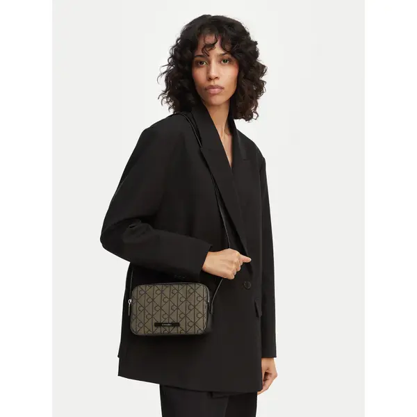 Calvin Klein Torbica Calvin Klein Emblem Trio Pebble Shoulder Bag LV04F3533G Kaki
