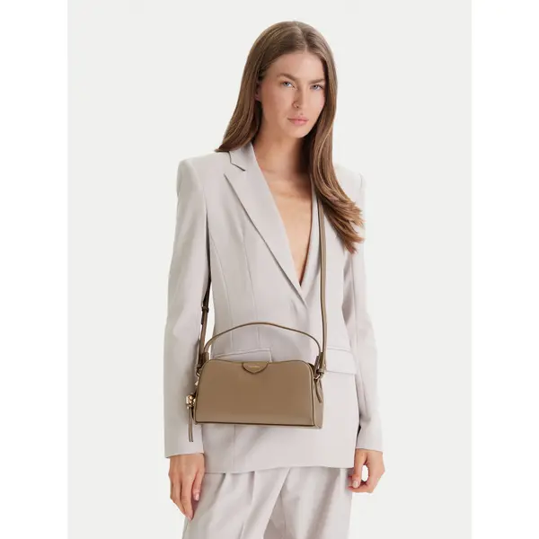 Calvin Klein Torbica Calvin Klein Emblem Trio Top Handle Camera Ba LV04F3370G Bež