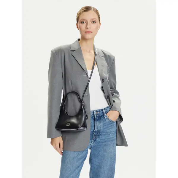 Calvin Klein Torbica Calvin Klein Emblm Hw Lthr Mini LV04F3263G Crna
