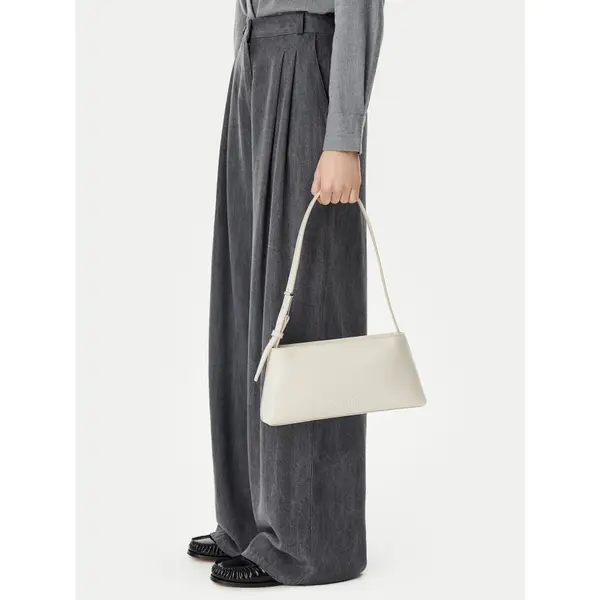 Calvin Klein Torbica Calvin Klein Embossed Logo Shoulder Bag K60K612550 Écru