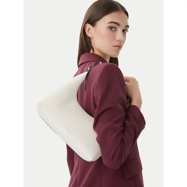 Calvin Klein Torbica Calvin Klein Foil Logo Conv Shou?Lder Bag LV04F3272G Bijela