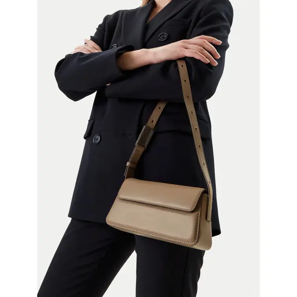 Calvin Klein Jeans Torbica Calvin Klein Jeans Belted Small Shoulder Bag LV04K3110G Bež