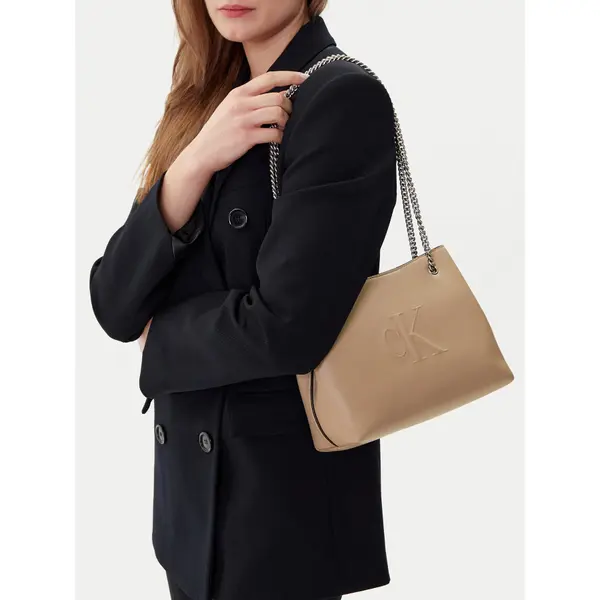 Calvin Klein Jeans Torbica Calvin Klein Jeans Sculpted Chain Shoulder Bag LV04K3163G Bež