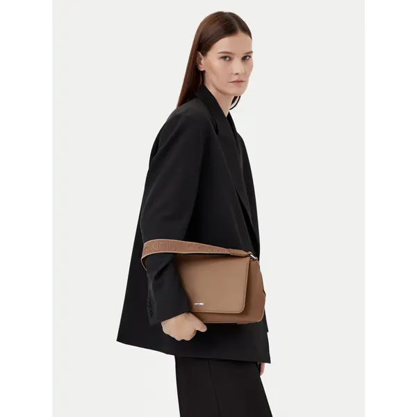 Calvin Klein Torbica Calvin Klein K60K613085 Bež