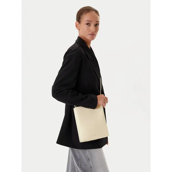 Calvin Klein Torbica Calvin Klein Line Ns Crossbody Lth Bag LV04F3005G Bijela
