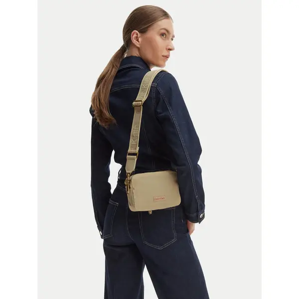 Calvin Klein Torbica Calvin Klein Webbing Strap Canvas Camera Bag LV04F3385G Bež