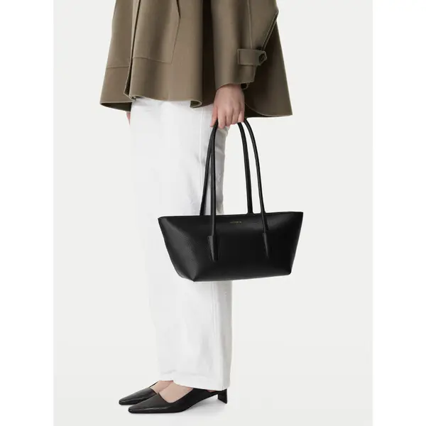 Coccinelle Torbica Coccinelle T8A Coccinelle Double Beat E1 T8A 11 03 01 Crna