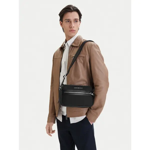 Emporio Armani Torbica Emporio Armani EM005399 AF14637 UC001 Crna