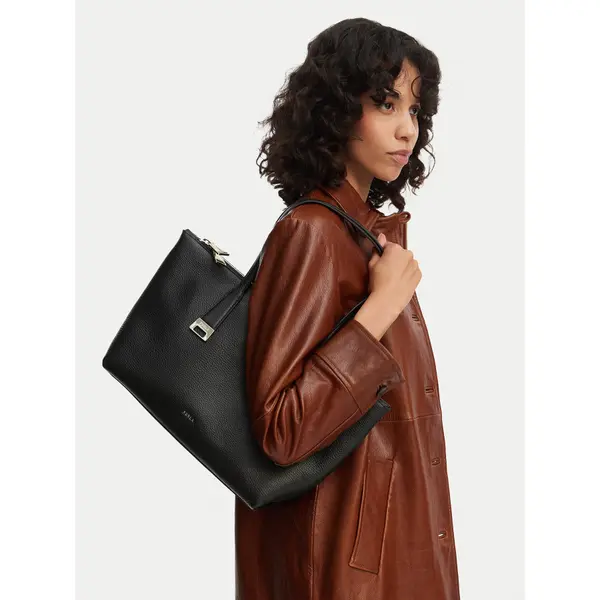 Furla Torbica Furla Olivia M WB01977 HSF000 CN O6000 Crna